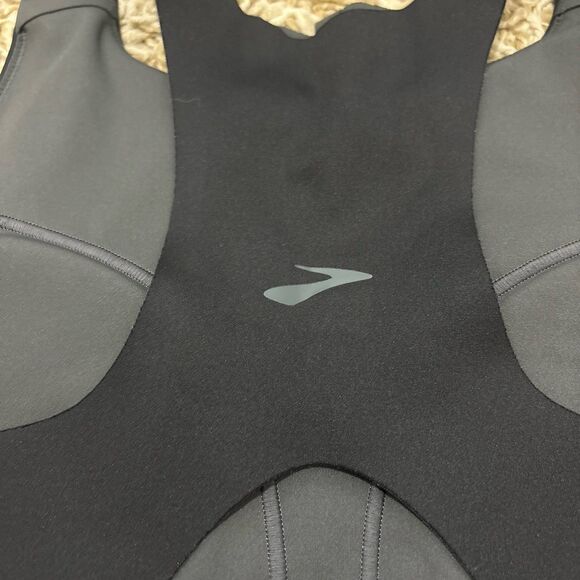 Brooks Run Drive 3 Pocket Sports Bra - Picture 8 of 9